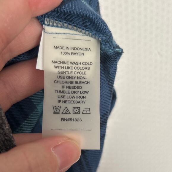 Vince Camuto Plaid Ruffle Sleeve Blouse Blue Teal Check V-Neck Casual Top Medium - Picture 7 of 10